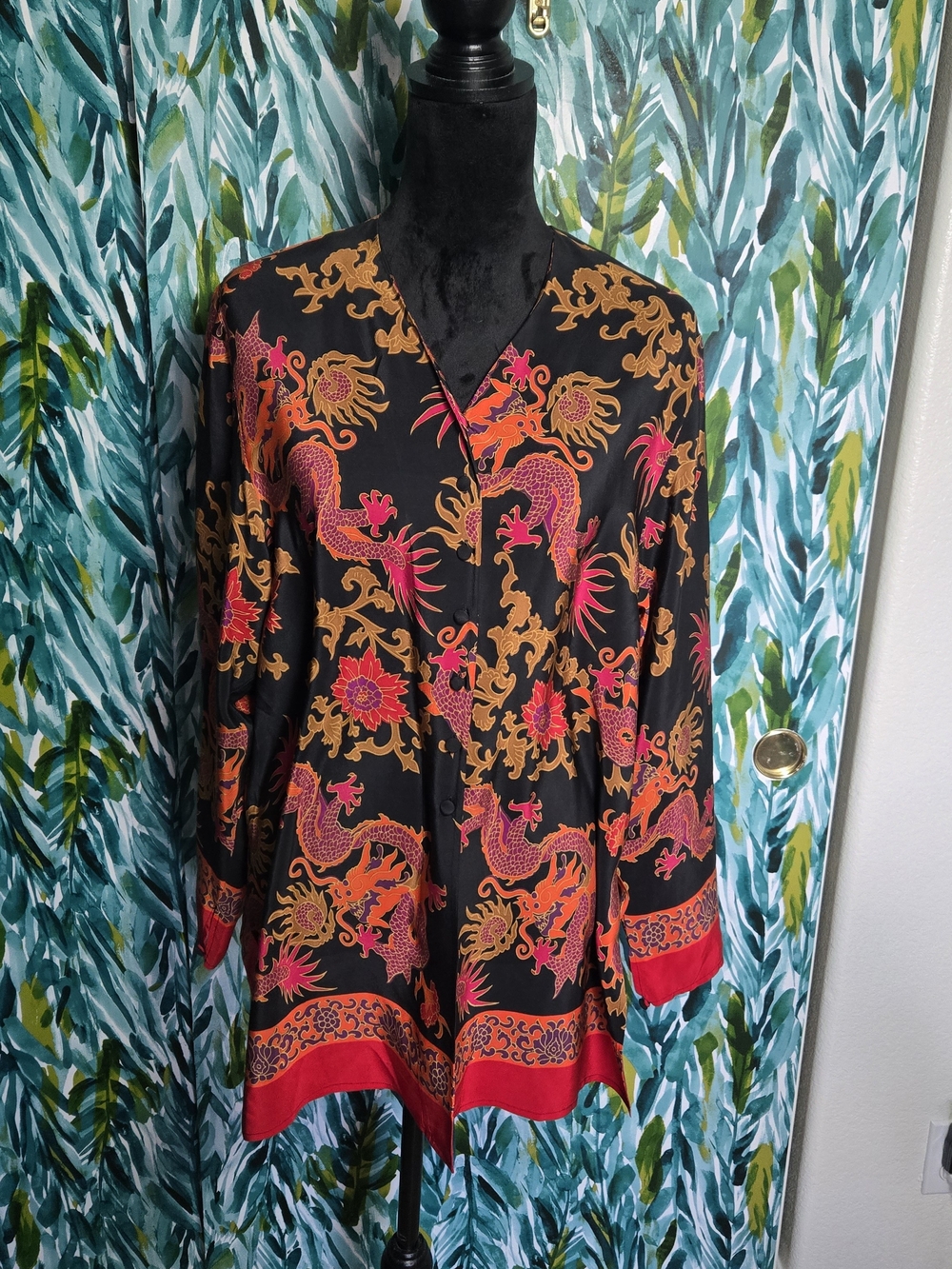 VTG Diane von Furstenberg Silk Assets Dragon Print Tunic Blouse